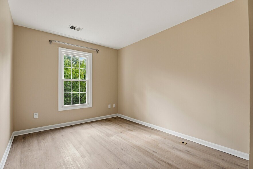 Building Photo - 11640 Pleasant Meadow Dr