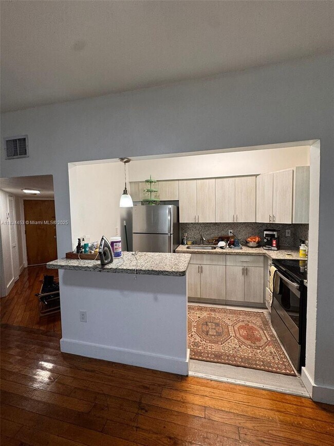 1895 SW 22nd St 1895 SW 22nd - 1895 Sw 22nd St Miami Fl Building Photo 