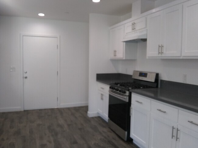 Building Photo - 5333-5335 4th Ave