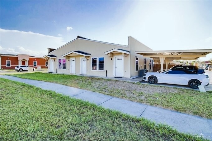 Duplex - 3119 Scotland Dr