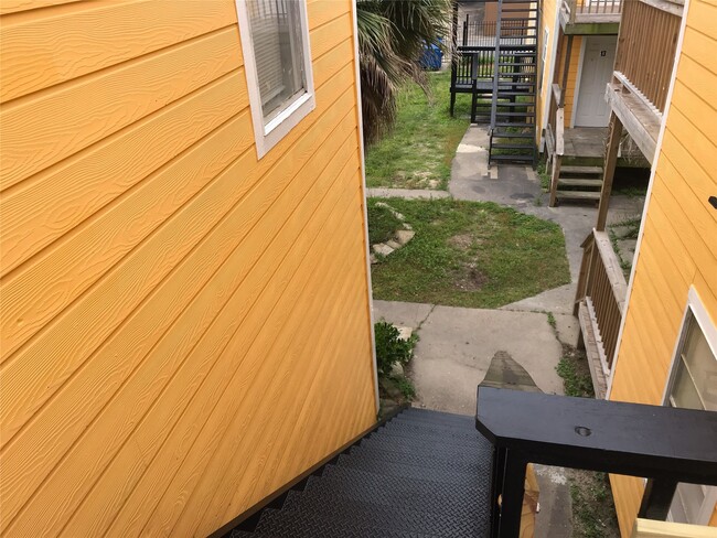 Building Photo - 2711 Avenue K