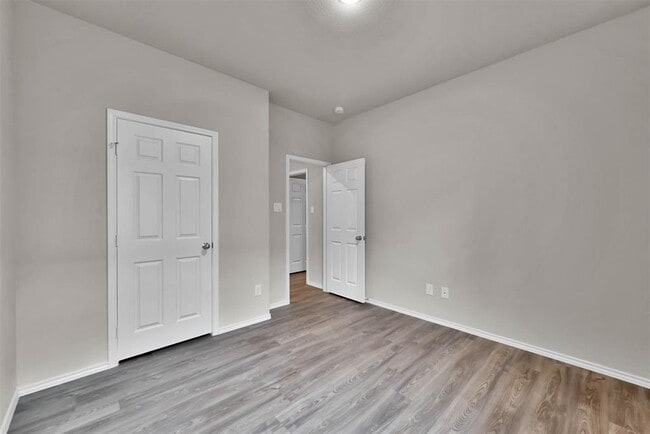 Building Photo - 419 E Avenue G