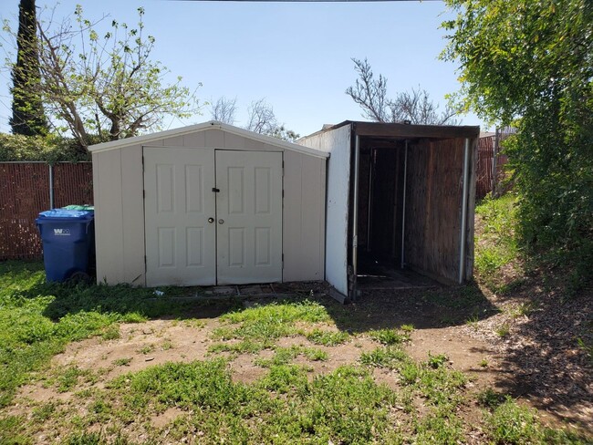 Building Photo - Spacious Santee single-story home on a siz...