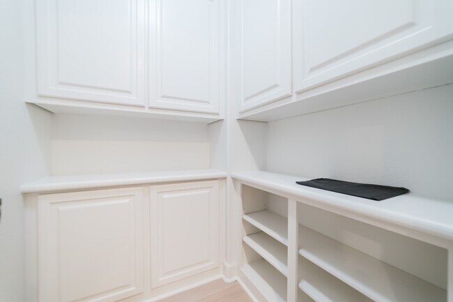 Building Photo - 7337 Corte TOMILLO