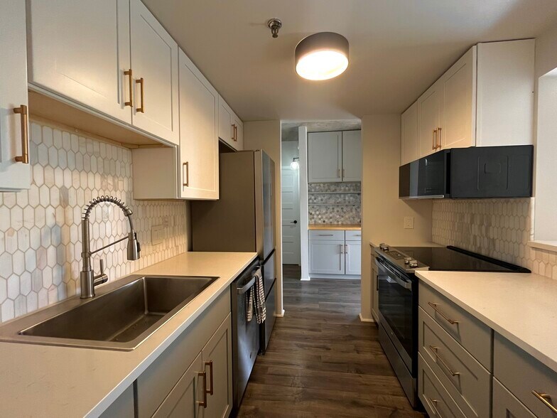 Building Photo - 3151 Dean Ct