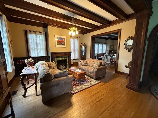 Building Photo - 2021 Rivermont Ave