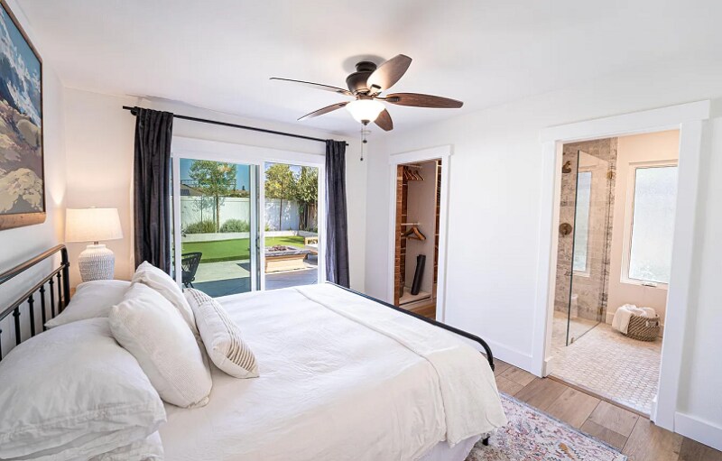 Building Photo - 2858 Drake Ave