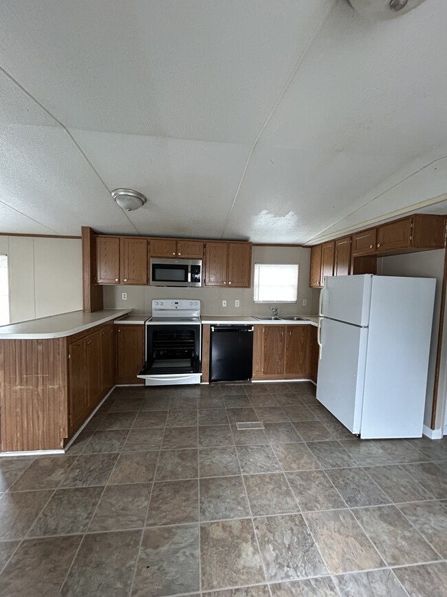 Building Photo - 114 Zackary St