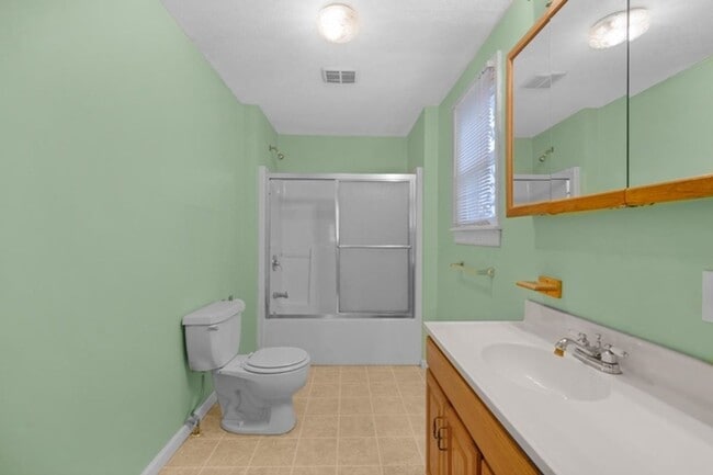 Building Photo - 2 bedroom 1 bath