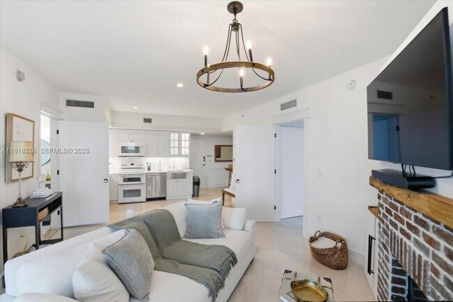 Building Photo - 350 S Miami Ave