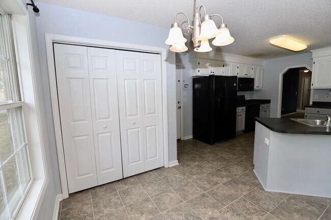 Building Photo - 60 Vinca Ct