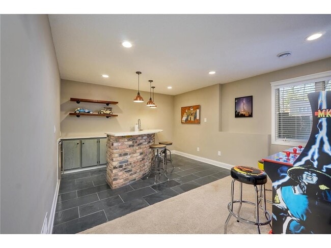 Building Photo - 1832 Essex Rd