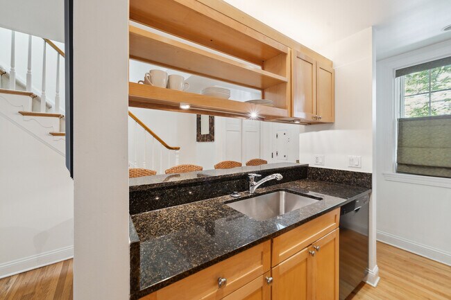 Building Photo - 421 S Jessup St