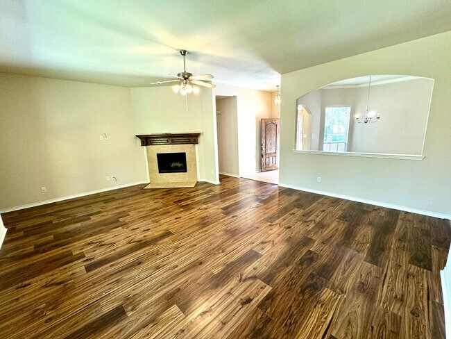 Building Photo - 1703 Stonewick Dr