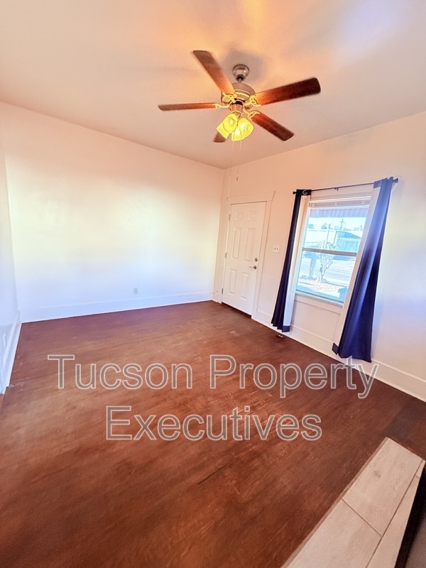 Building Photo - 724 E Drachman St