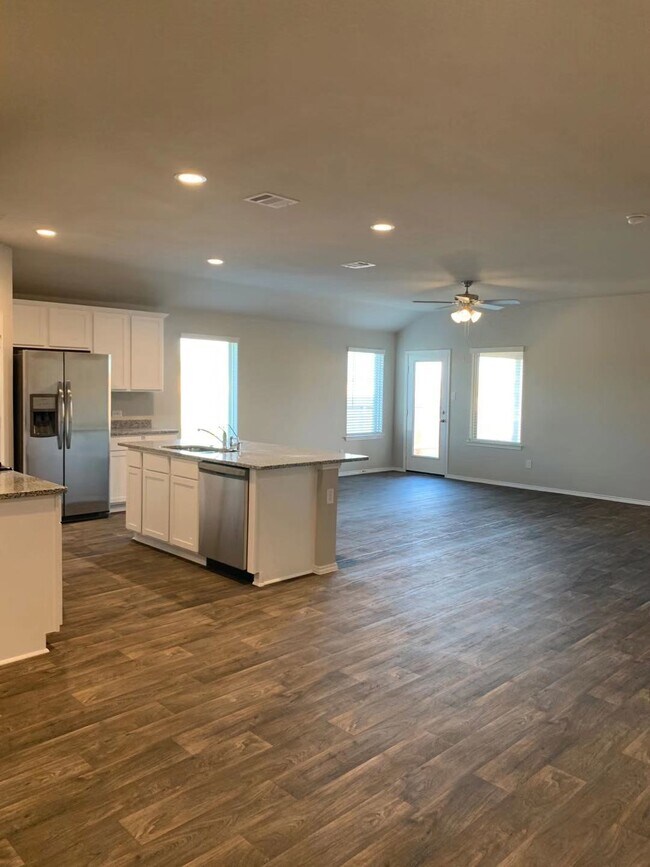 Building Photo - 22730 Busalla Trail