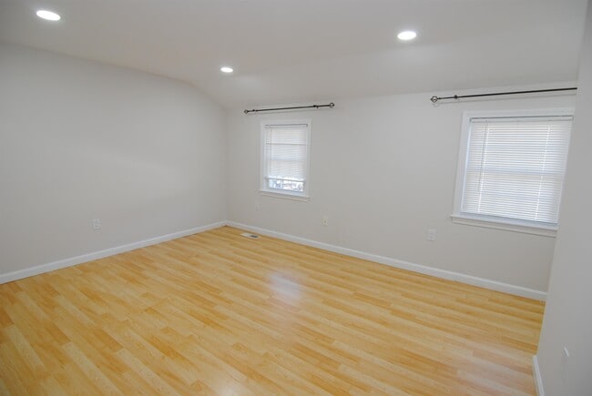 Building Photo - 31 Cannongate III Rd