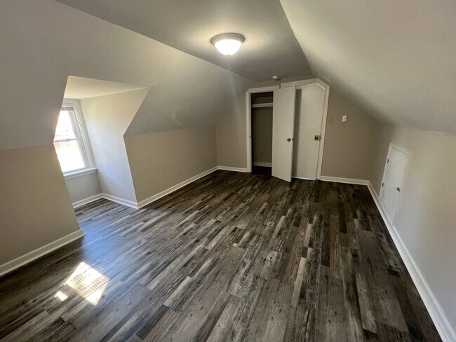 Building Photo - Adorable 3bdrm/1.5bth Cape-Cod  Located in Richmond's Southside!!  **NEWLY RENOVATED**