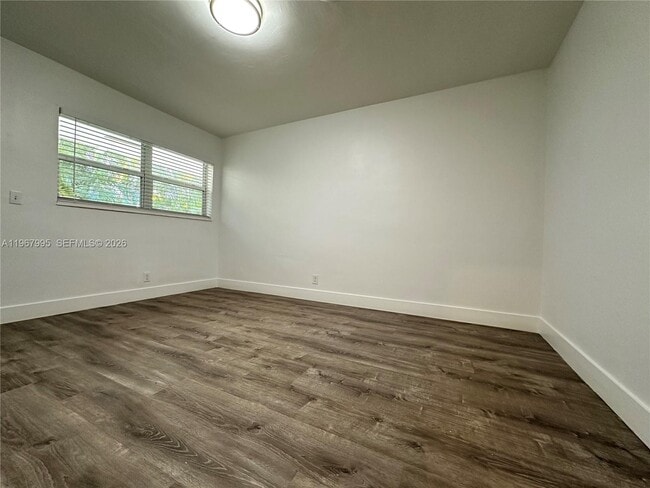 Building Photo - 2436 Van Buren St