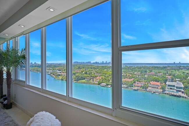 Building Photo - 5600 Collins Ave