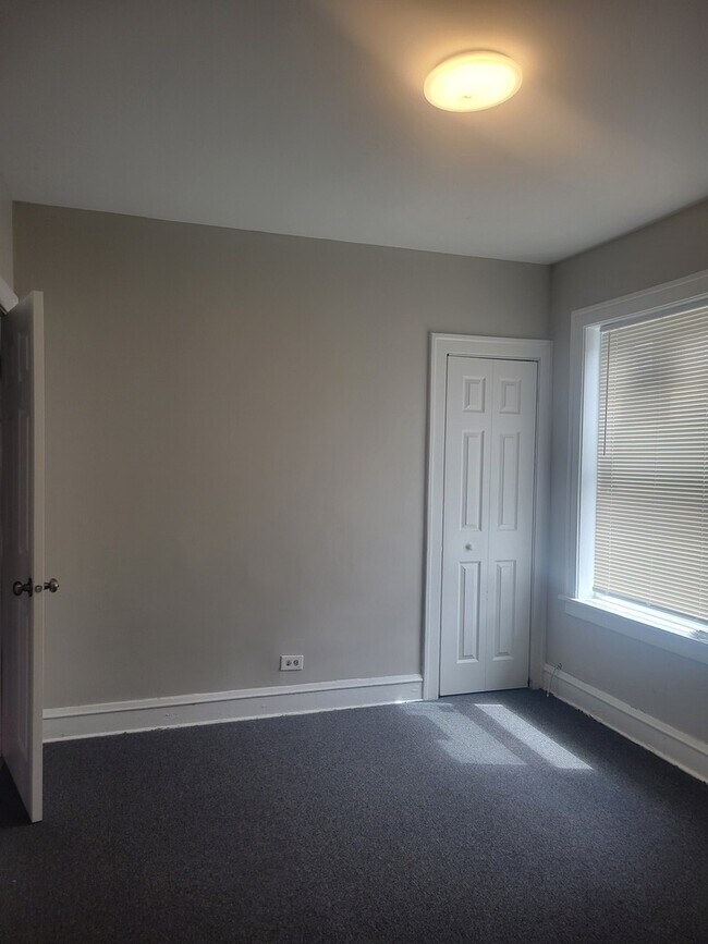 Building Photo - 7918 S Essex Ave