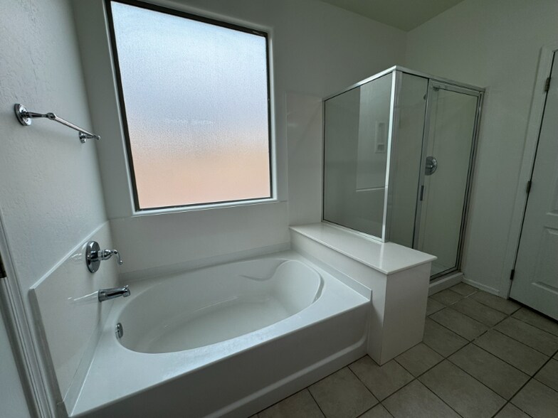 Building Photo - 7828 S 68th Dr