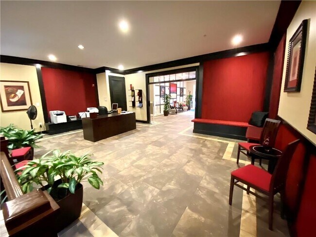 Building Photo - 3635 E Paces Cir