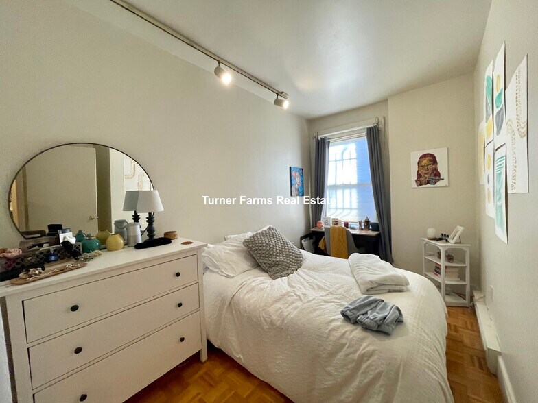 Building Photo - 616 Columbus Ave