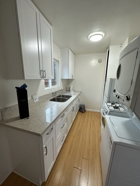 Building Photo - 630 Westbourne Dr