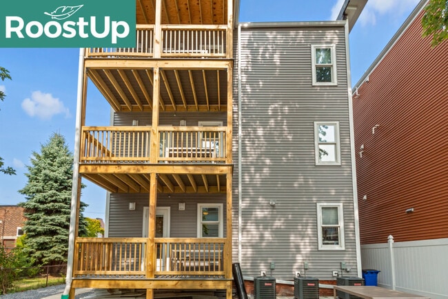 Building Photo - Furnished Bedroom with Private Bath in East Boston