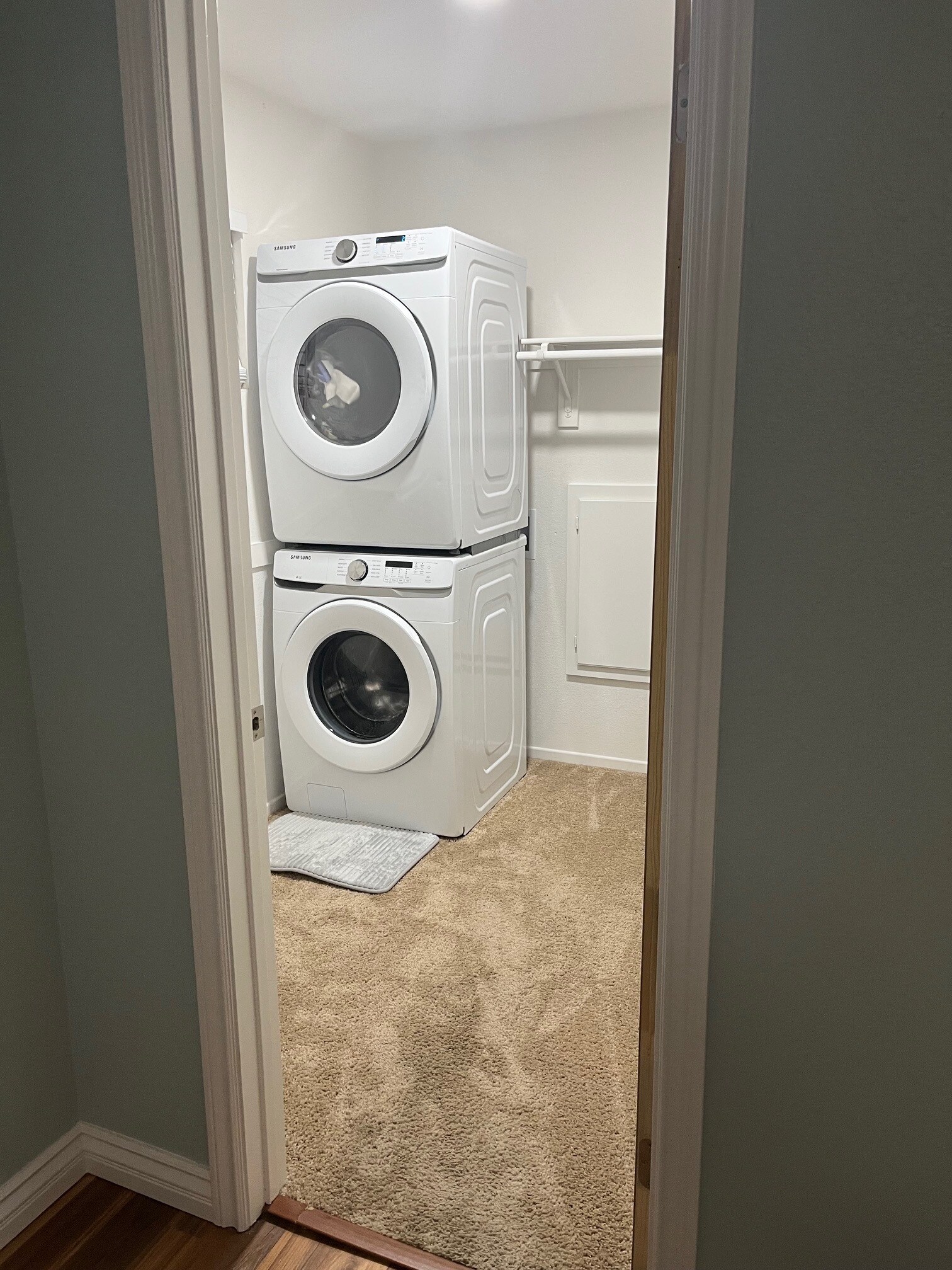 Building Photo - 24940 Butterchurn Rd