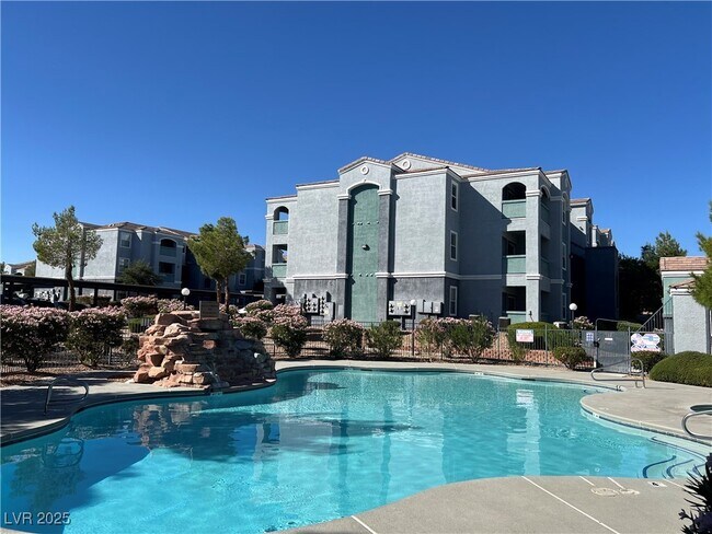 Building Photo - 6955 N Durango Dr