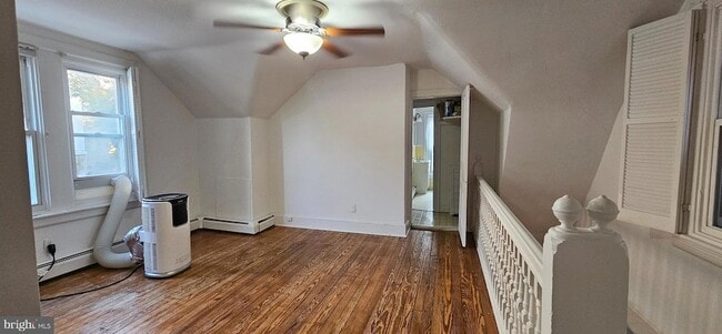 Building Photo - 1042 W Lancaster Ave