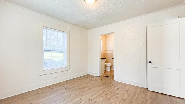 Building Photo - 712 US-190