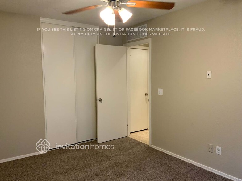 Building Photo - 1102 E Dust Devil Dr