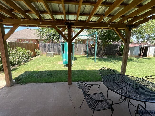 Building Photo - 513 SW 155th Ct