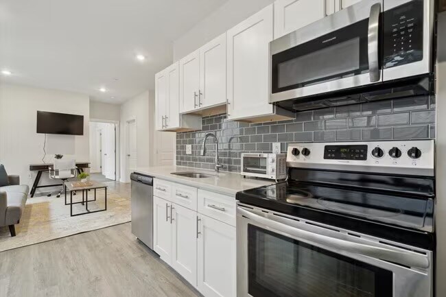 Building Photo - 1522-1532 W Girard Ave