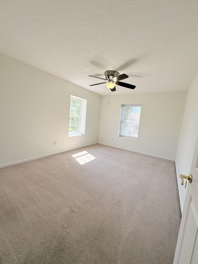 Building Photo - 24 Rosette Ln