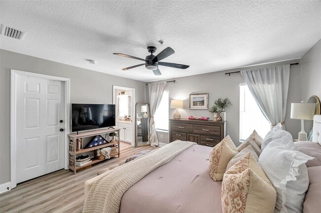 Building Photo - 456 Bayou-Village Dr