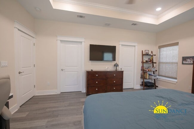 Building Photo - Stunning 3 Bedroom Home in Navarre near Highway 98!