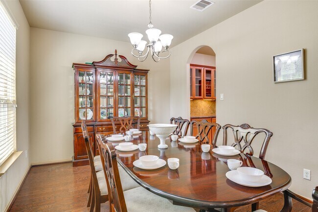 Building Photo - 8470 Coral Cove Pass Ln