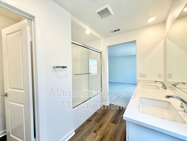 Building Photo - 31404 Lolite Dr