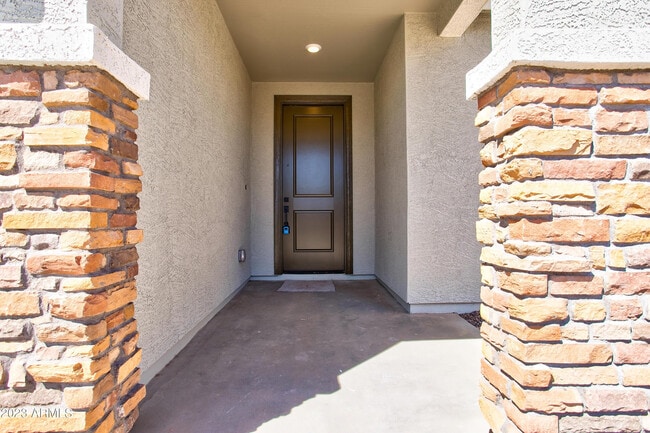 Building Photo - 11442 W La Reata Ave