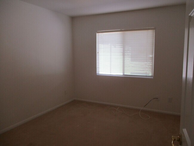 Building Photo - Desirable & spacious Sabre Springs 5 bedro...