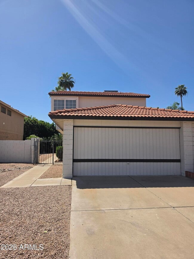 Building Photo - 2721 W Estrella Dr