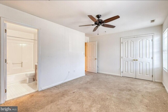 Master Bedroom - 6 Amberlady Ct