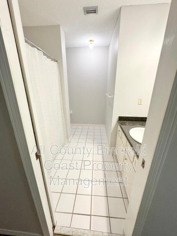 Building Photo - 930 Gulf Shore Dr