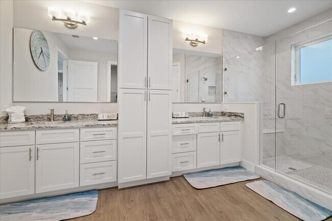 Building Photo - 623 Petit Wy