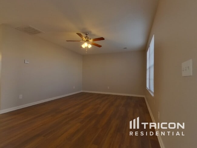 Building Photo - 386 Fox Trot Dr