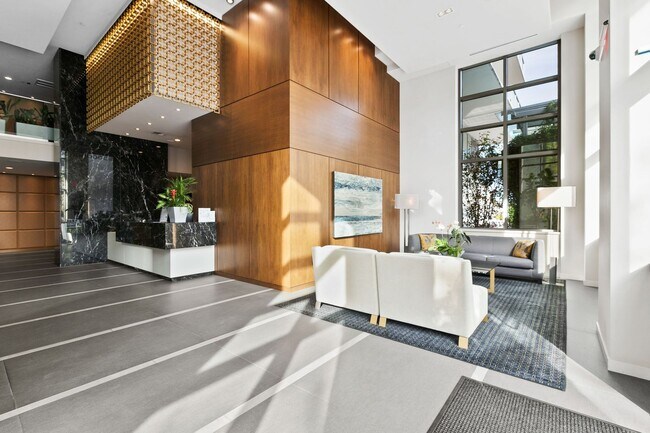 Building Photo - Stellar Denny Triangle Luxury Condo